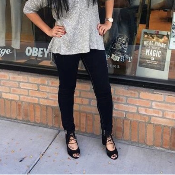 Laser Cut Chunky Heel Lace Up Gladiator Sandal - Picture 5 of 8